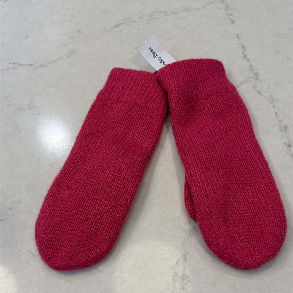 Aritzia Sunday Best NWT Pink Knit Mittens